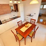 Nikola Apartament Zadar