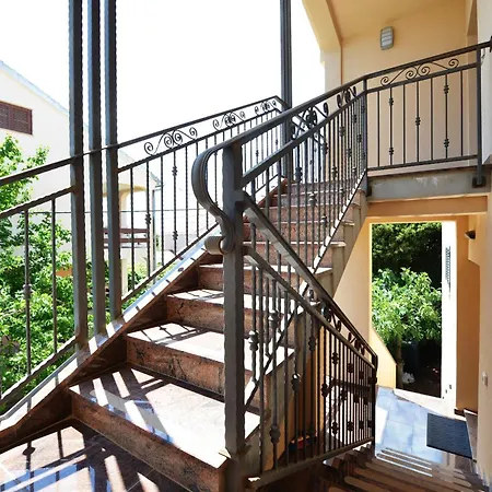 Nikola Apartamento Zadar
