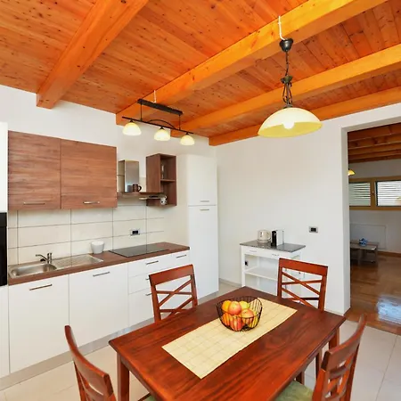 Nikola Apartamento *