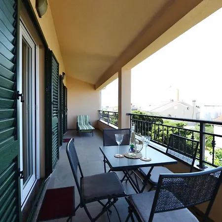 Nikola Apartamento